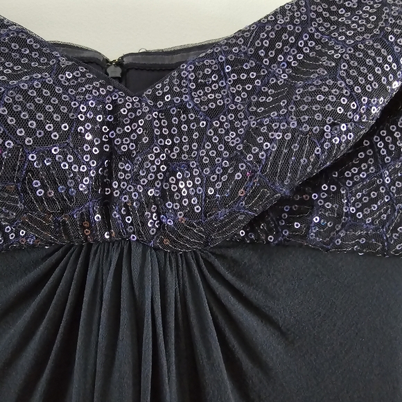 Tadashi Collection Navy Blue Strapless Sweetheart Sequin and Silk Gown Size 4 - Picture 3 of 7